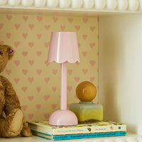 Lampe de table LED Addison Ross - Coquille festonnée - Rose - 28 cm