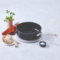 Le Creuset - Hapjespan met extra handvat 28 cm Hapjespan Le Creuset