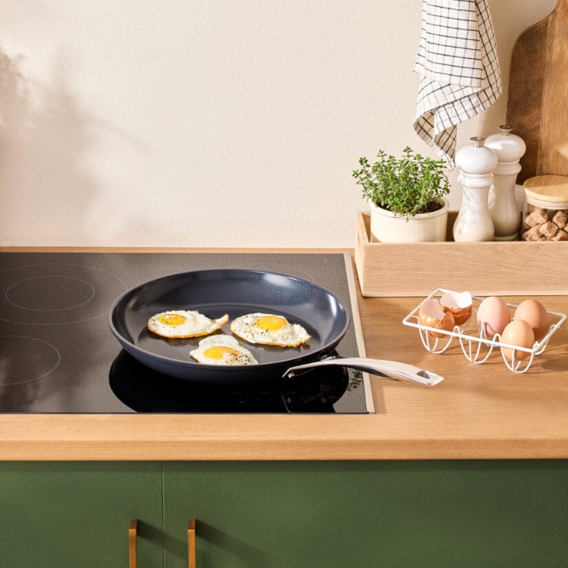 Le Creuset - Koekenpan Essential Non-Stick 30 cm Koekenpan Le Creuset