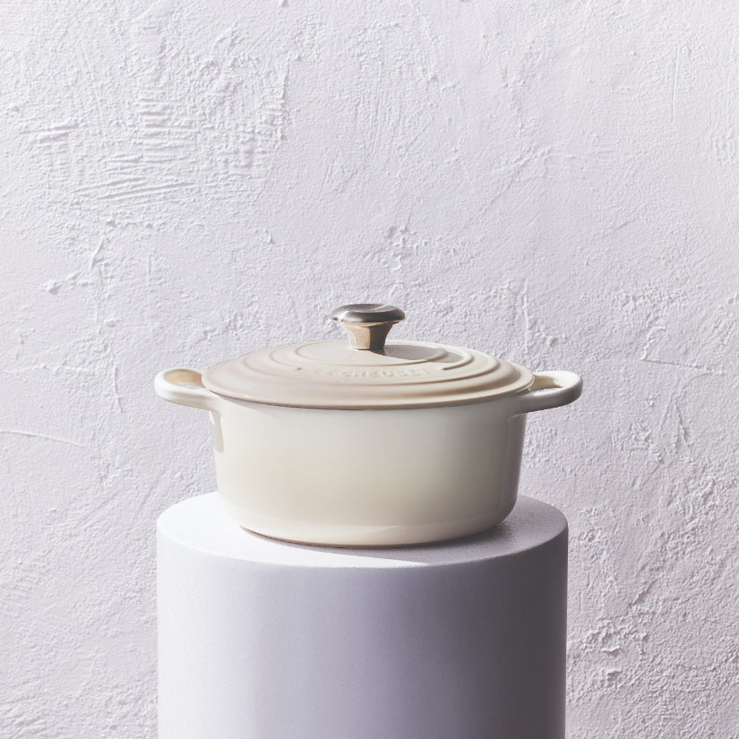 Le Creuset - Braten- / Schmorpfanne Signature rund Meringue 24 cm 4,2 l