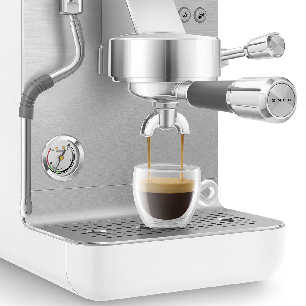 Smeg - Espressomaschine Mattweiß