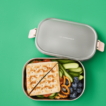 Le Creuset - On The Go Lunchbox 0,9L Shell Pink Voedingscontainer Le Creuset 