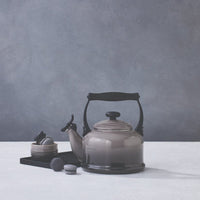 Bouilloire sifflante Le Creuset - Tradition 2,1 l 